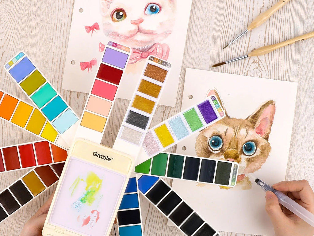 ✈️ Sketch On the Go: The Foldable Watercolor Set That Fits in Your Pocket